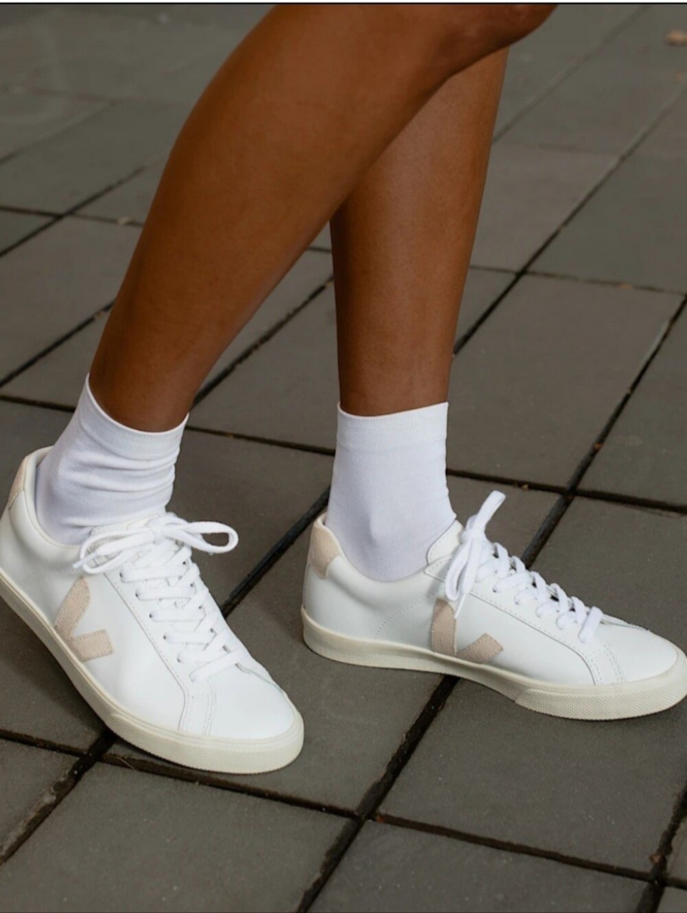 Veja Esplar leather Sneakers in White Sable. Size 6